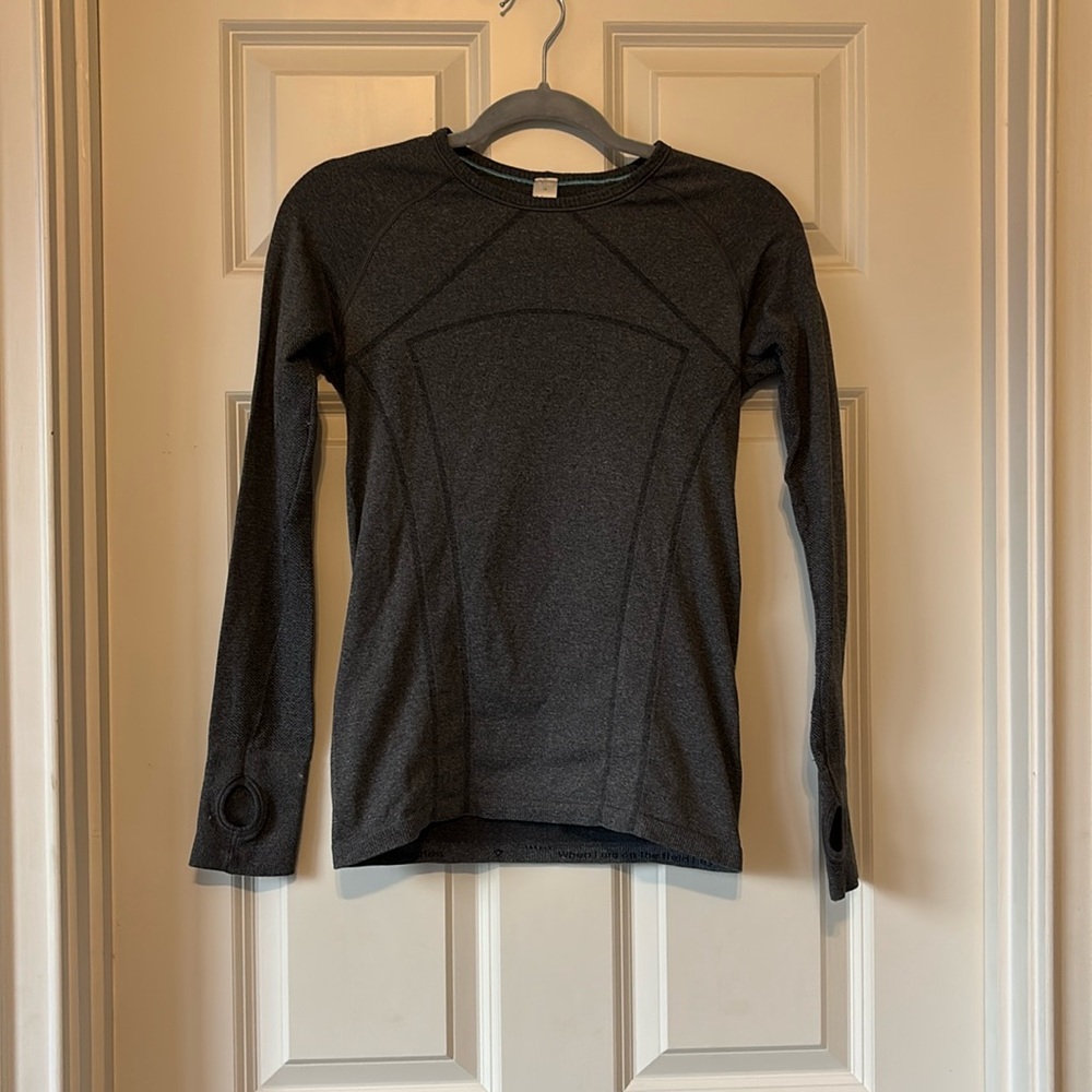 Ivivva dark gray long sleeve athletic top
